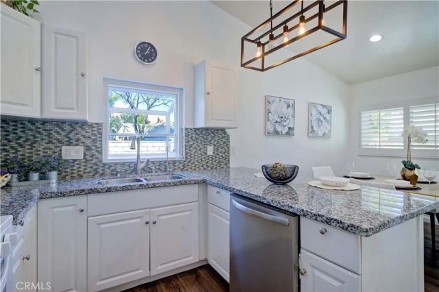 292 N Camino Arroyo, Anaheim Hills, CA 92807