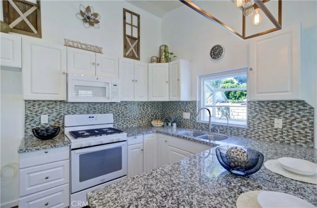 292 N Camino Arroyo, Anaheim Hills, CA 92807