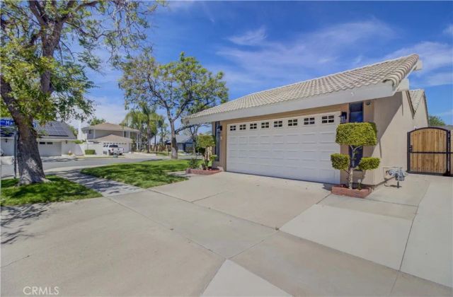 292 N Camino Arroyo, Anaheim Hills, CA 92807