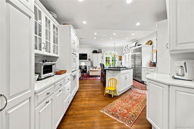 66 S Lewis Place, Rockville Centre, NY 11570