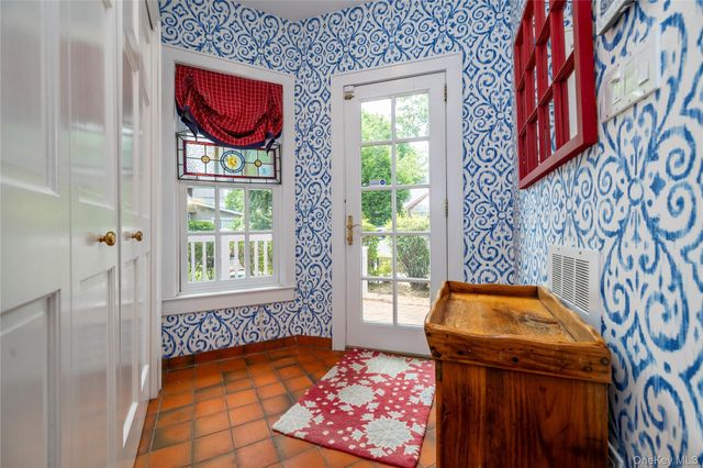 66 S Lewis Place, Rockville Centre, NY 11570