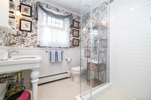66 S Lewis Place, Rockville Centre, NY 11570