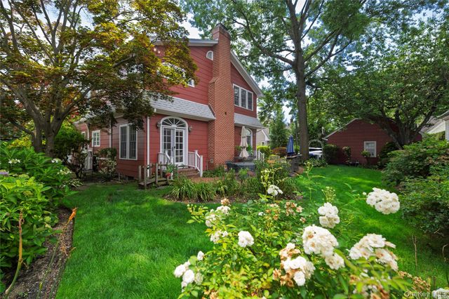 66 S Lewis Place, Rockville Centre, NY 11570