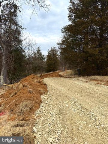 270 S WINDING RD, Dover, PA 17315