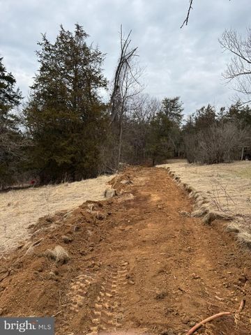 270 S WINDING RD, Dover, PA 17315