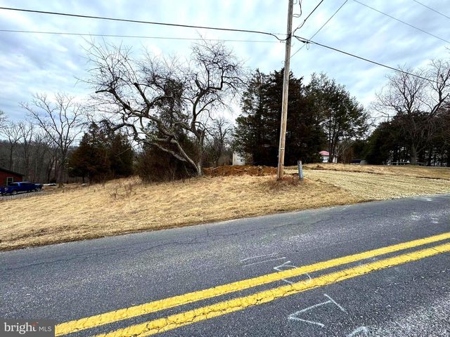 270 S WINDING RD, Dover, PA 17315
