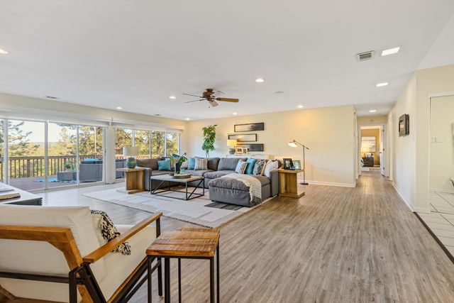 26375 Barb Wire Ln, Colfax, CA 95713