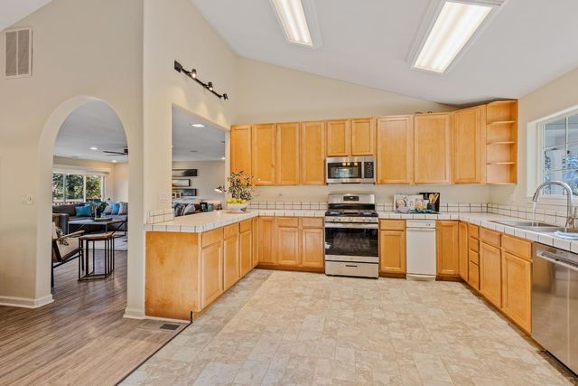 26375 Barb Wire Ln, Colfax, CA 95713