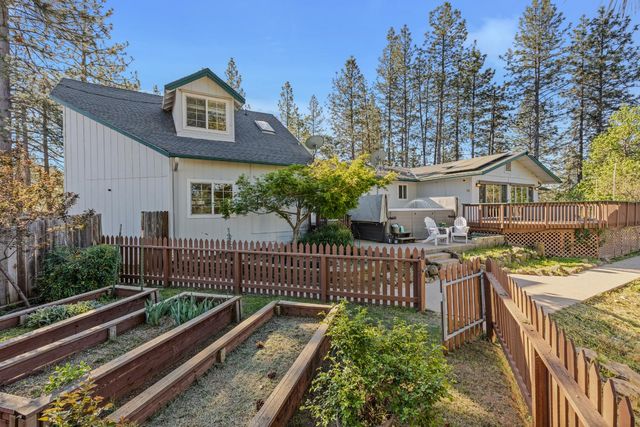 26375 Barb Wire Ln, Colfax, CA 95713