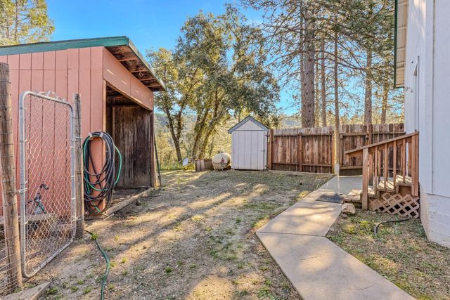 26375 Barb Wire Ln, Colfax, CA 95713
