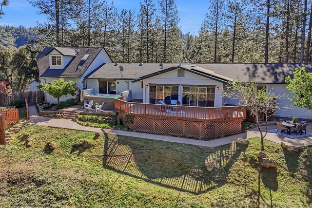 26375 Barb Wire Ln, Colfax, CA 95713