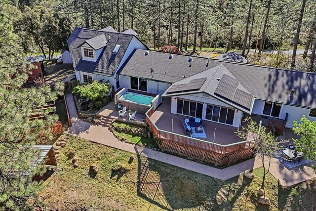 26375 Barb Wire Ln, Colfax, CA 95713