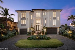 223 Bayview AVE, Naples, FL 34108