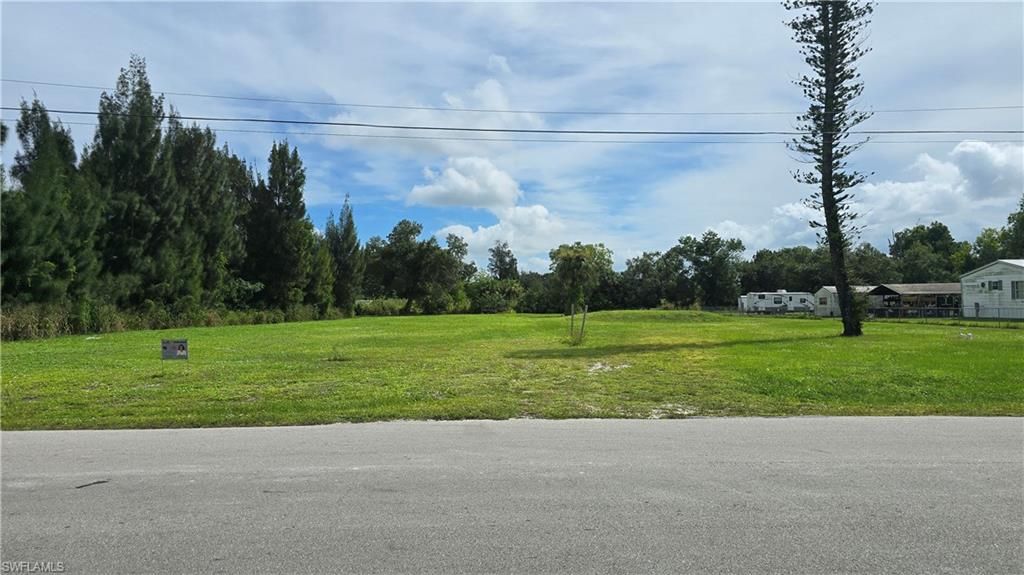 7977 Marx DR N, North Fort Myers, FL 33917