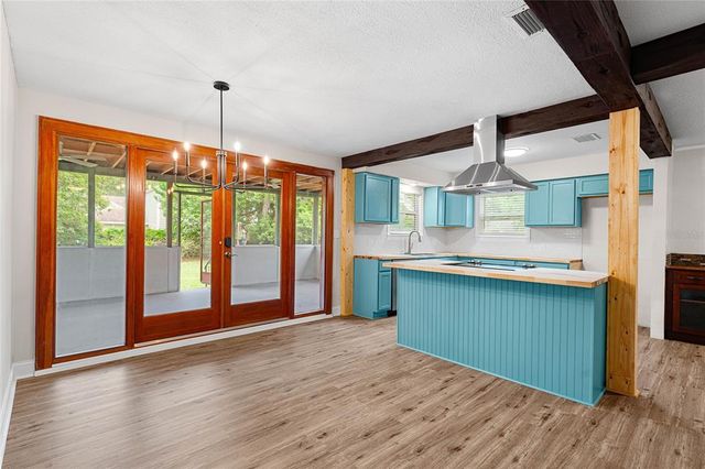 1026 E HENRY AVENUE, Tampa, FL 33604