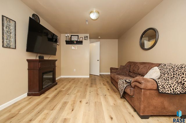 805 S Blaine St Street, Lennox, SD 57039