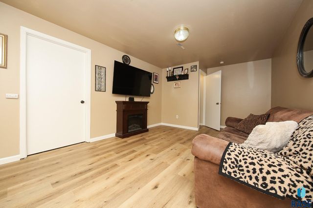 805 S Blaine St Street, Lennox, SD 57039