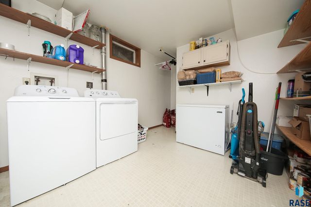 805 S Blaine St Street, Lennox, SD 57039