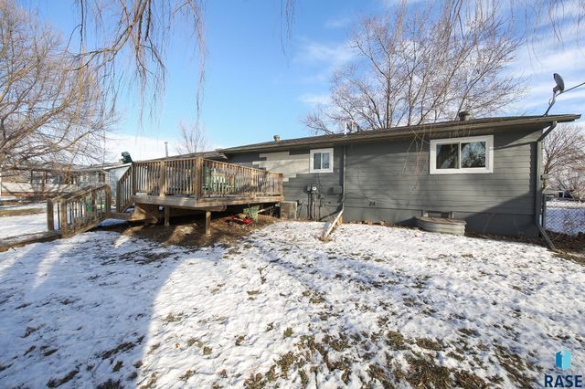 805 S Blaine St Street, Lennox, SD 57039