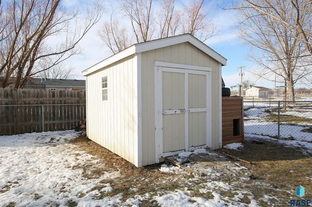 805 S Blaine St Street, Lennox, SD 57039