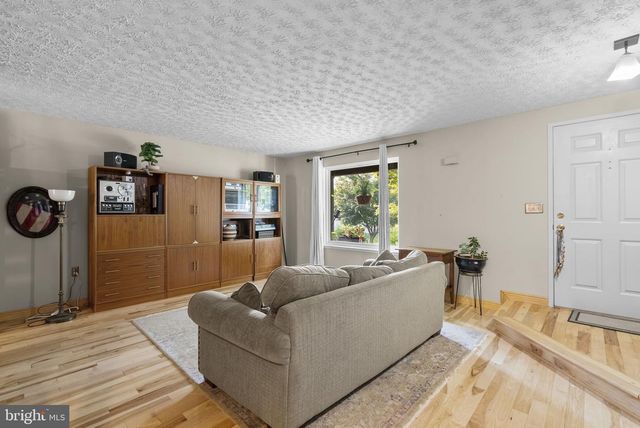 21 NEERWINDER CT, Germantown, MD 20874