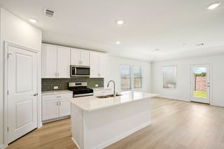 827 Sunflower Road, Lavon, TX 75166
