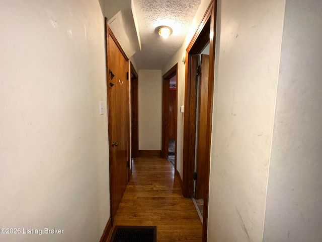 1346 Lillian Ave, Louisville, KY 40208
