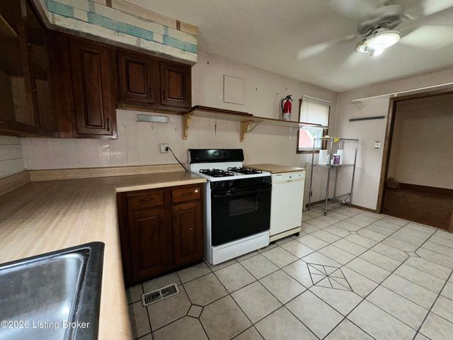 1346 Lillian Ave, Louisville, KY 40208