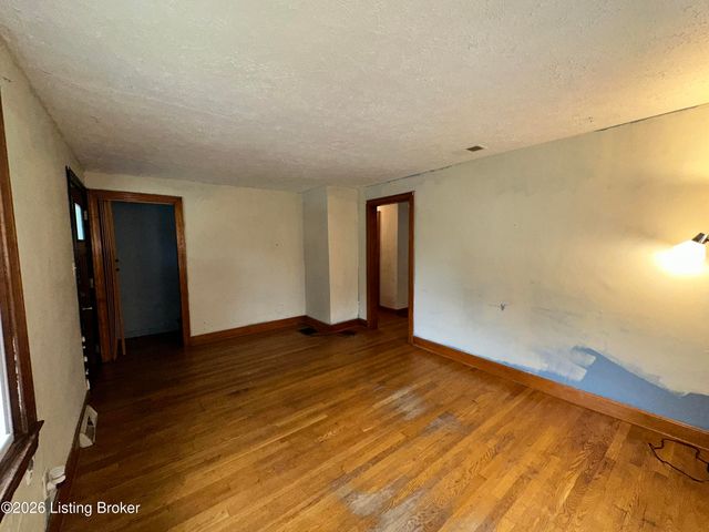 1346 Lillian Ave, Louisville, KY 40208