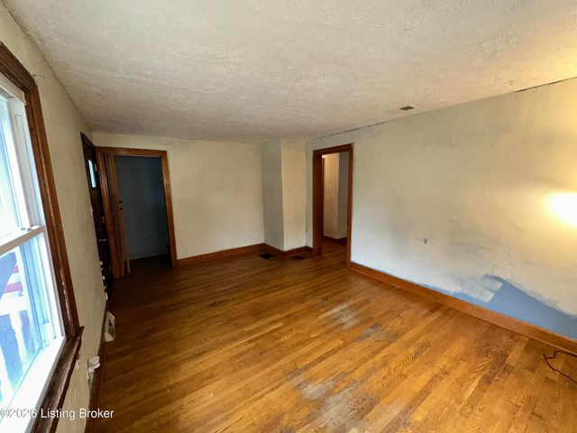 1346 Lillian Ave, Louisville, KY 40208