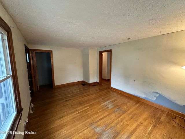 1346 Lillian Ave, Louisville, KY 40208