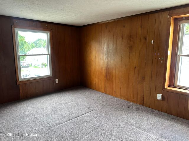 1346 Lillian Ave, Louisville, KY 40208