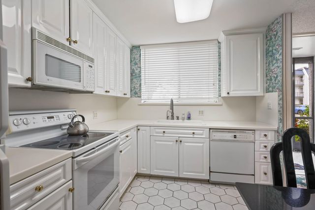 4541 Luxemburg Court, Greenacres, FL 33467