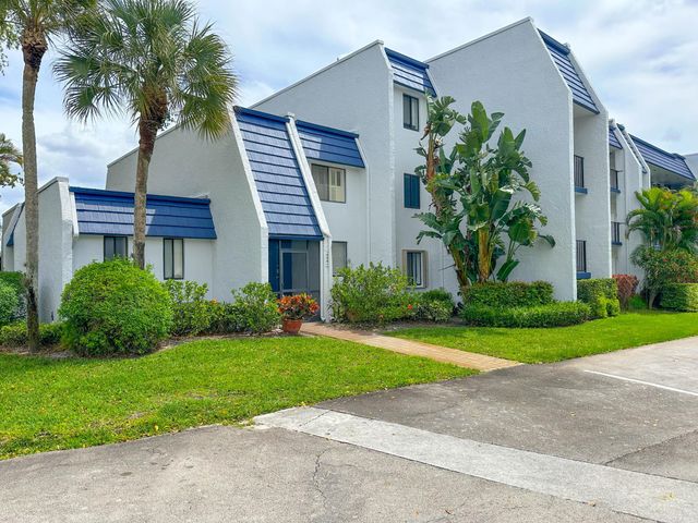 4541 Luxemburg Court, Greenacres, FL 33467