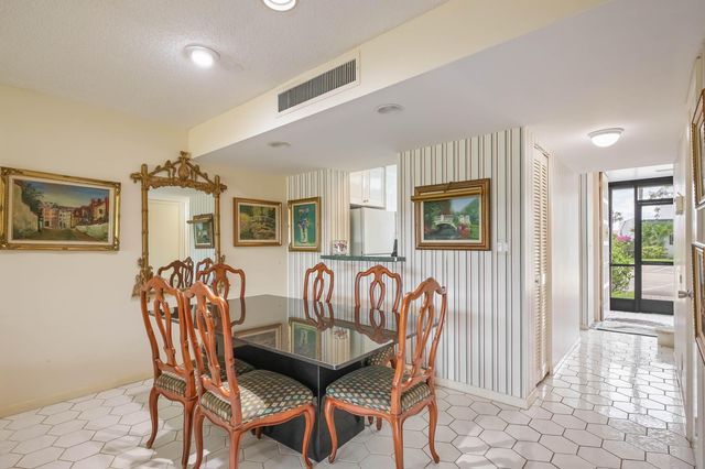 4541 Luxemburg Court, Greenacres, FL 33467