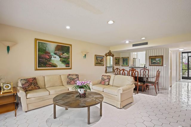 4541 Luxemburg Court, Greenacres, FL 33467