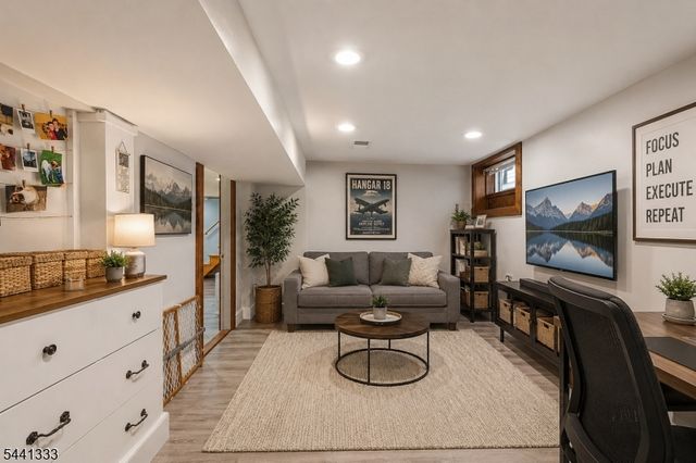 207 Buchanan St, Linden City, NJ 07036