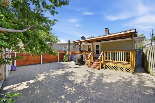 207 Buchanan St, Linden City, NJ 07036
