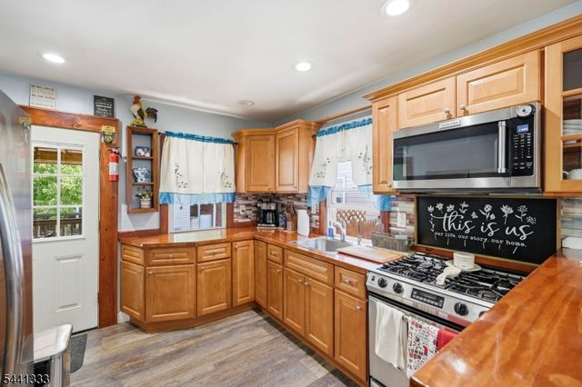 207 Buchanan St, Linden City, NJ 07036
