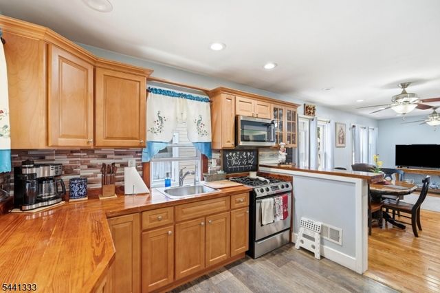 207 Buchanan St, Linden City, NJ 07036