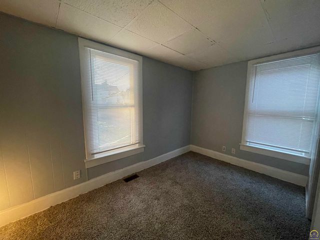 1159 SW Plass AVE, Topeka, KS 66604