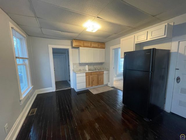 1159 SW Plass AVE, Topeka, KS 66604
