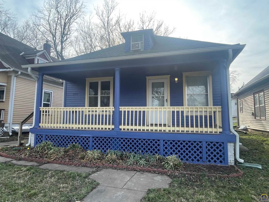 1159 SW Plass AVE, Topeka, KS 66604