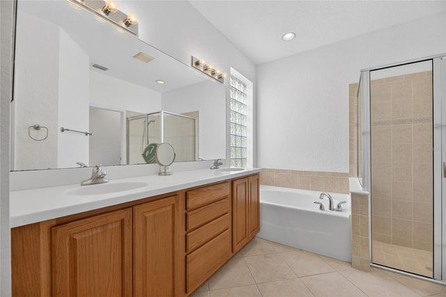 1013 EMERALD DUNES DRIVE, Sun City Center, FL 33573