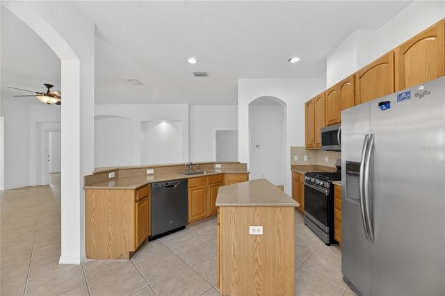 1013 EMERALD DUNES DRIVE, Sun City Center, FL 33573