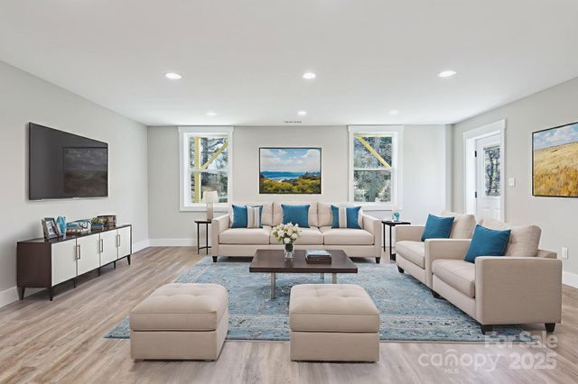 8 Escondido Drive, Asheville, NC 28806