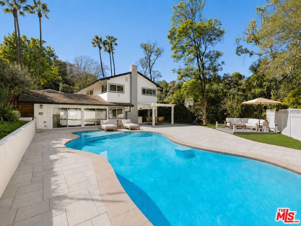 3430 Loadstone Drive, Los Angeles, CA 91403 — photo 2