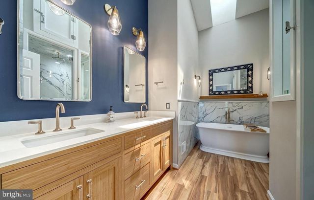 4113 MEADOW FIELD CT, Fairfax, VA 22033