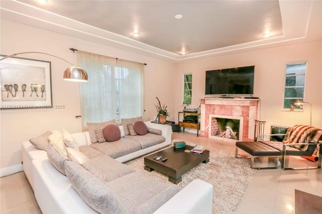 1700 SW 14th Ave, Miami, FL 33145