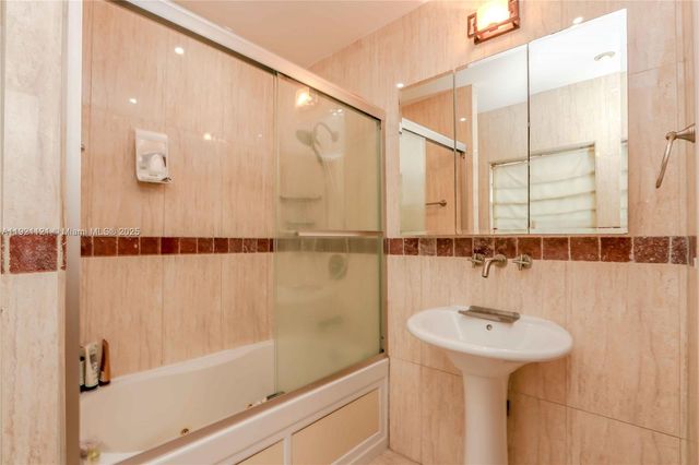 1700 SW 14th Ave, Miami, FL 33145